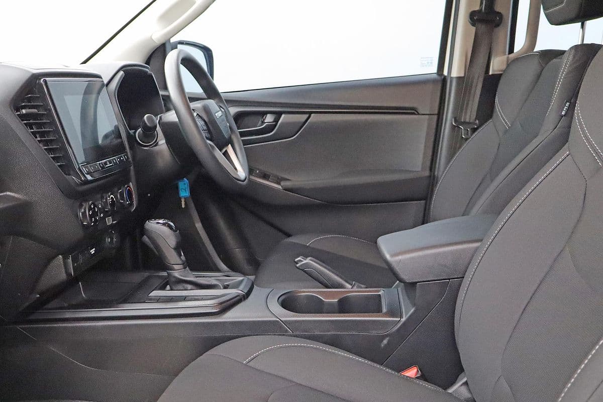 2024 Isuzu D-MAX SX 4X4 — photo 8