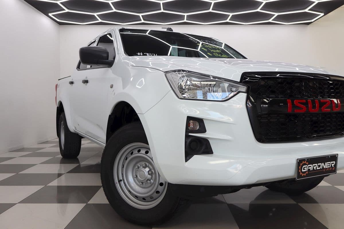 2024 Isuzu D-MAX SX 4X4 — photo 3