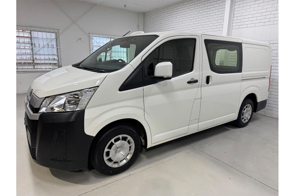 2023 Toyota Hiace GDH300R LWB — photo 2