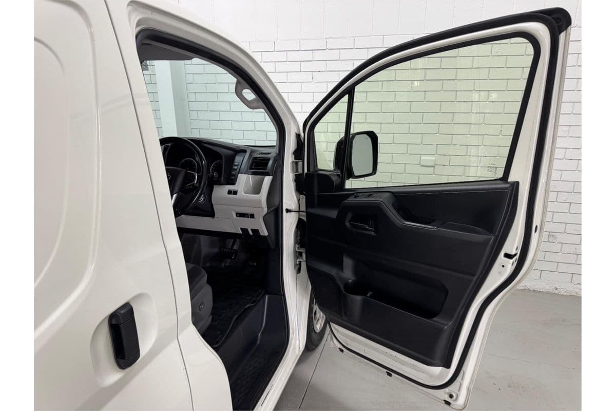 2023 Toyota Hiace GDH300R LWB — photo 9