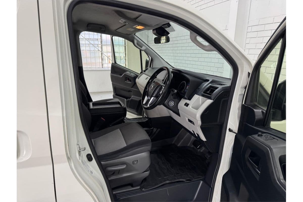 2023 Toyota Hiace GDH300R LWB — photo 10