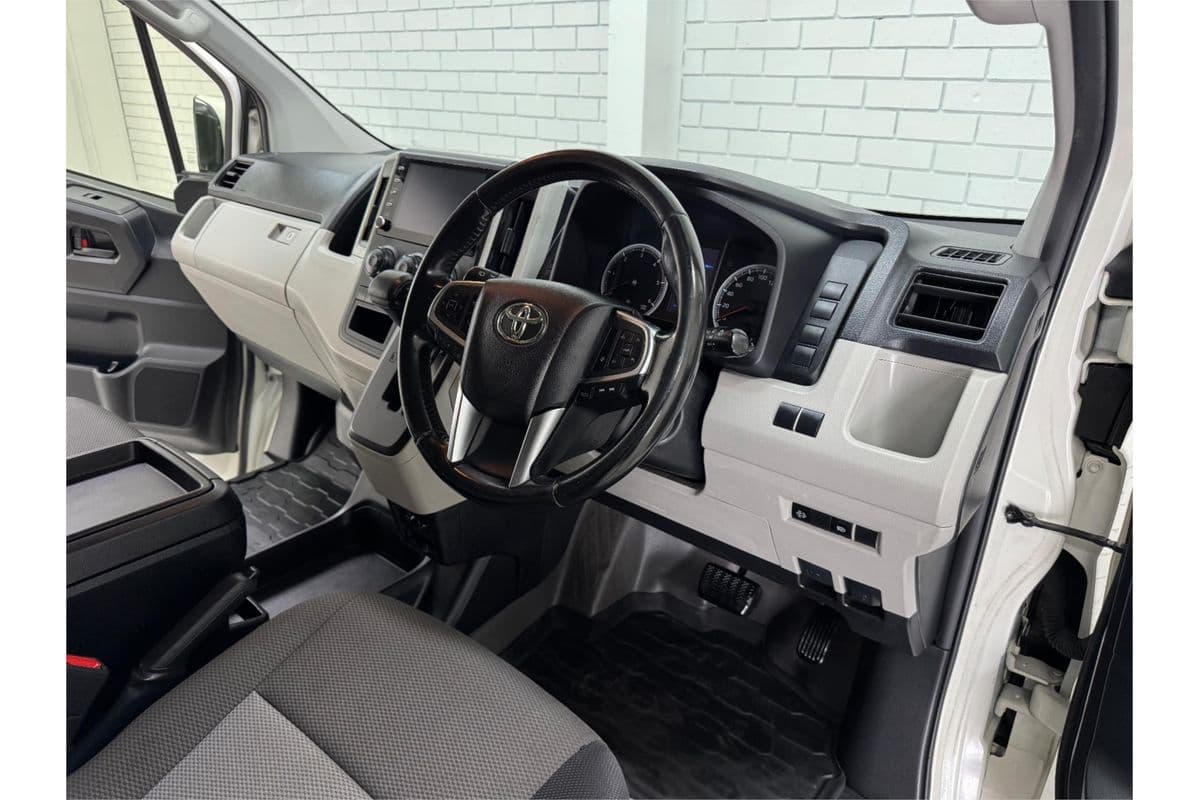 2023 Toyota Hiace GDH300R LWB — photo 11