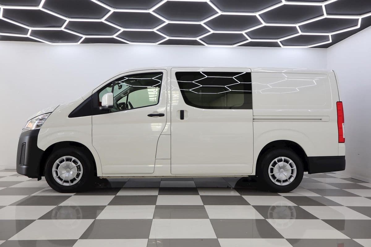 2024 Toyota Hiace GDH300R LWB — photo 6