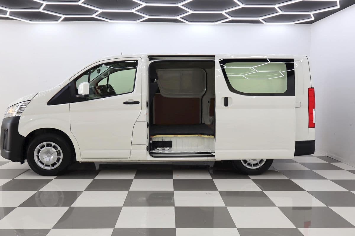 2024 Toyota Hiace GDH300R LWB — photo 7