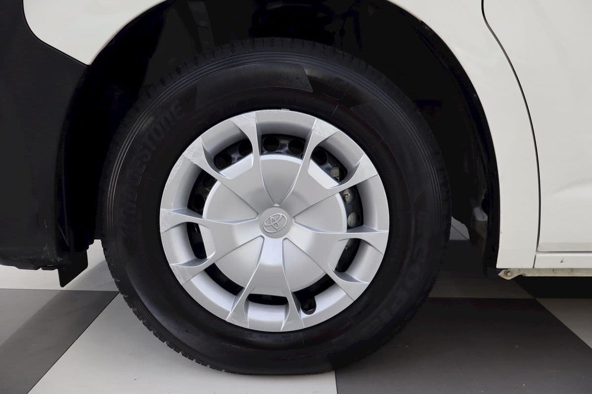 2024 Toyota Hiace GDH300R LWB — photo 8