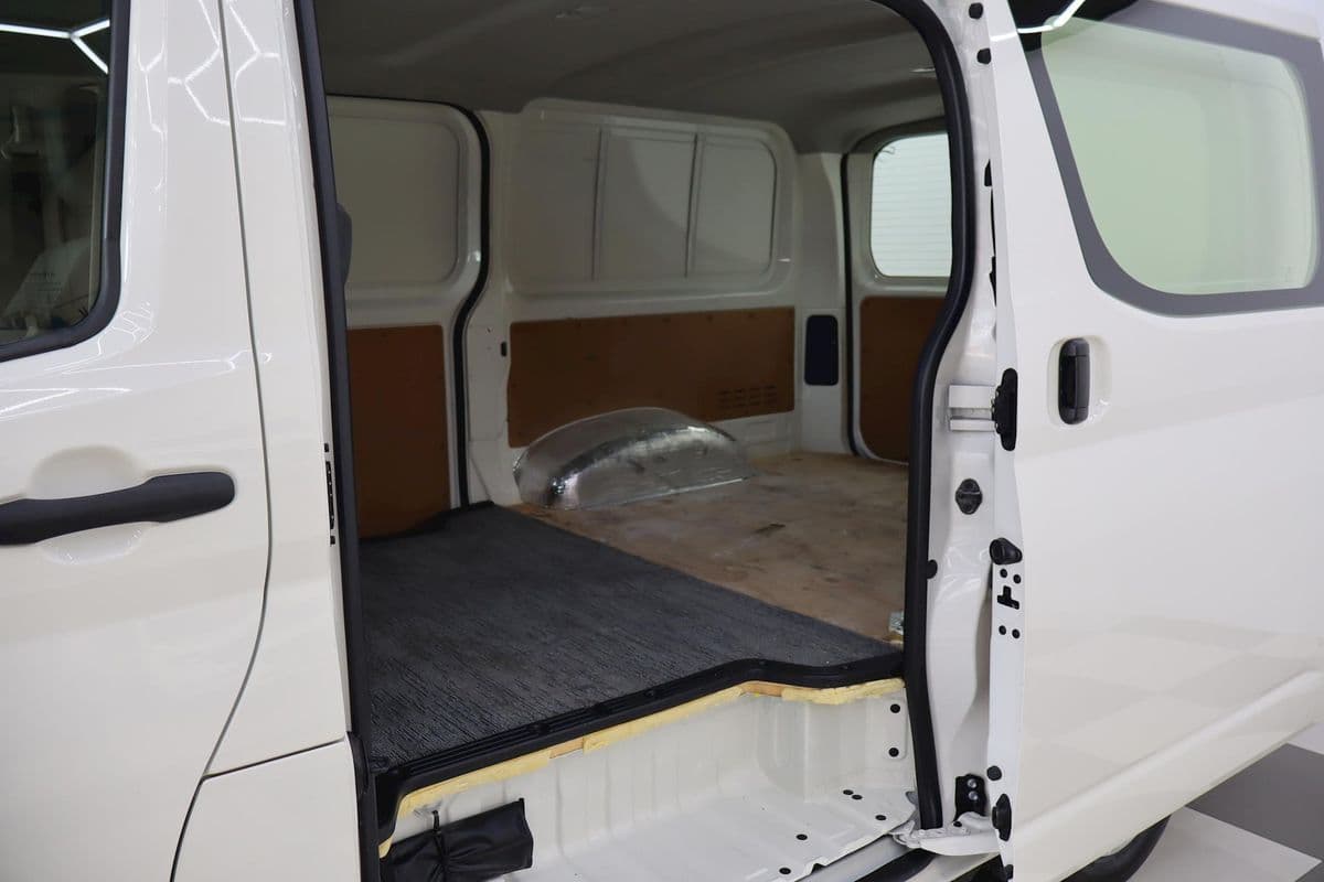 2024 Toyota Hiace GDH300R LWB — photo 10