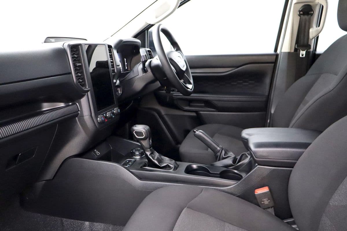 2025 Ford Ranger XL 4X4 2.0L — photo 8