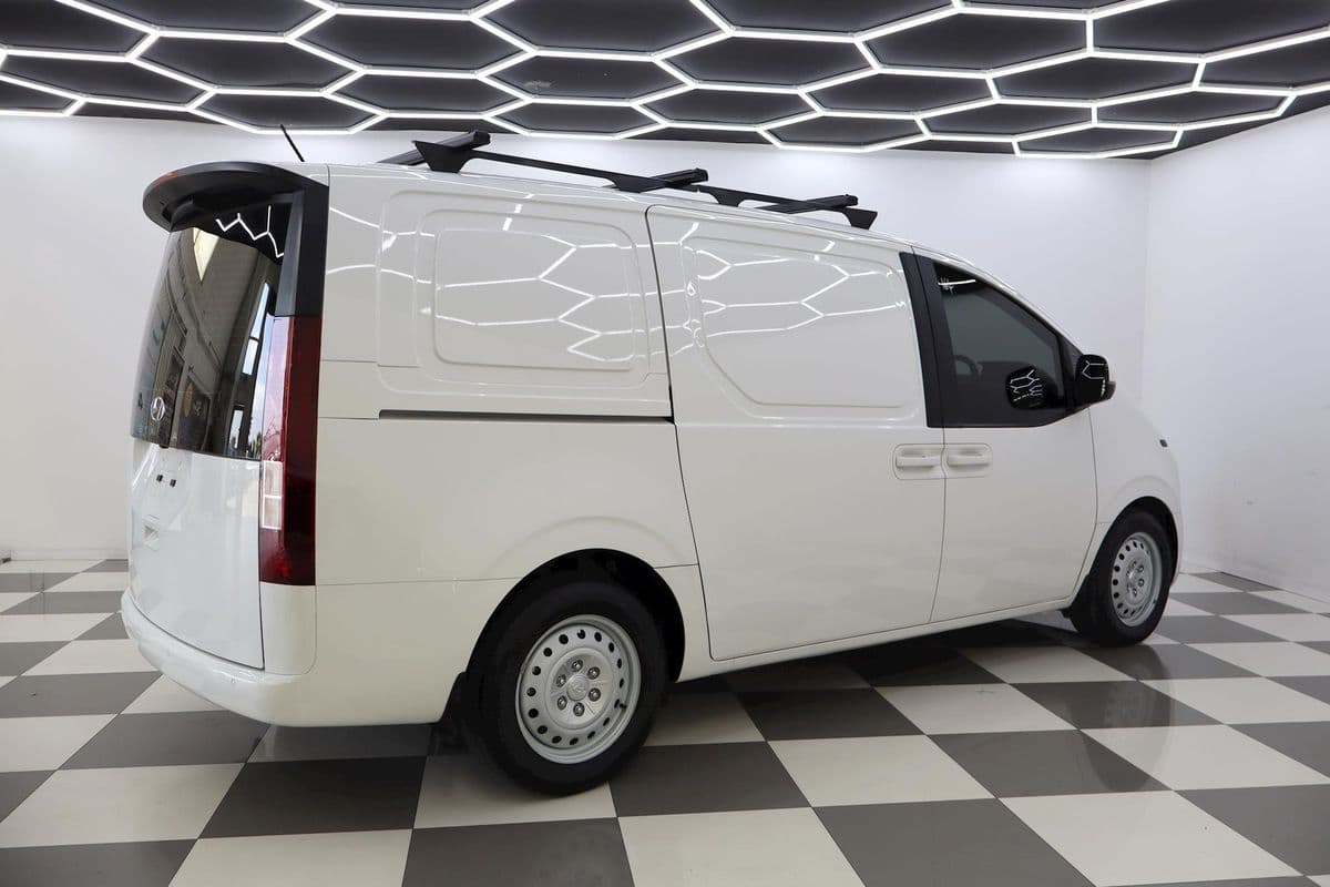 2023 Hyundai STARIA LOAD US4.V2 — photo 9