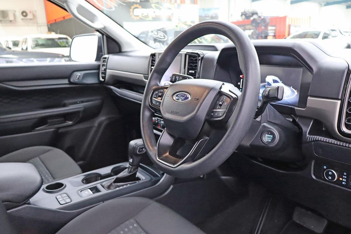 2023 Ford Everest Trend 2.0L — photo 12