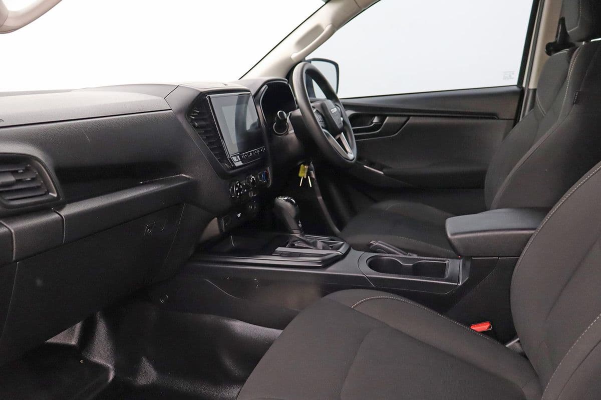2023 Isuzu D-MAX SX 4X4 — photo 8